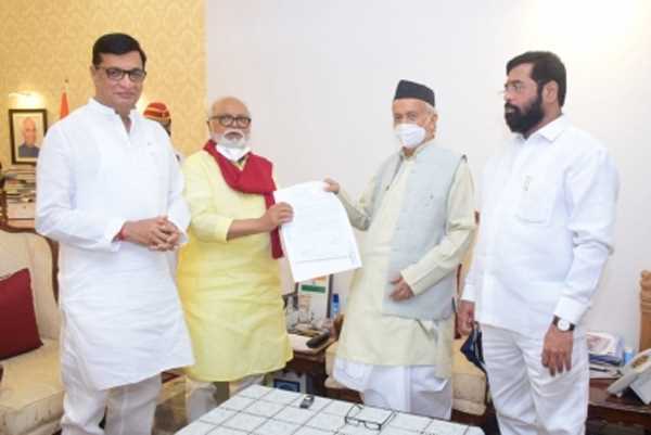 महाराष्ट्र विधानसभा अध्यक्ष चुनाव : एमवीए प्रतिनिधिमंडल ने राज्यपाल से की मुलाकात महाराष्ट्र विधानसभा अध्यक्ष चुनाव : एमवीए प्रतिनिधिमंडल ने राज्यपाल से की मुलाकात